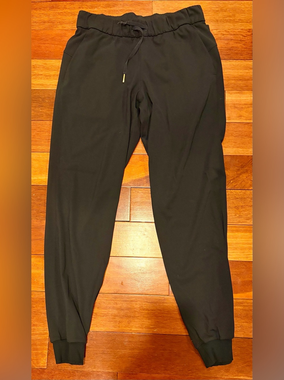 Lululemon On the Fly Jogger in Black, Size 6